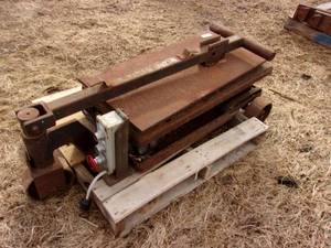 lot 52 image: Electric Lift Table