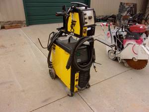 lot 60 image: Esab Mig 320 Feed 304 Wire Feed Welder