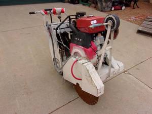 lot 61 image: Magnum Walk Behind Saw (RUNS)