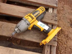 lot 64 image: Dewalt DC800 36 Volt Cordless Impact Wrench