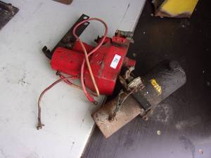 lot 75 image: 1-12Volt Hydraulic Pump & 1- Snow Plow Pump