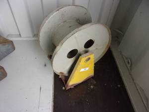 lot 76 image: 16 Cable Reel Stand