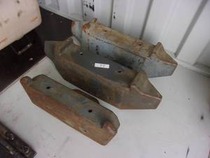lot 77 image: 3 - Kubota Front Mount Weights