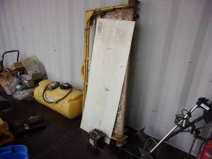 lot 88 image: Windlock Foam Cutting Table
