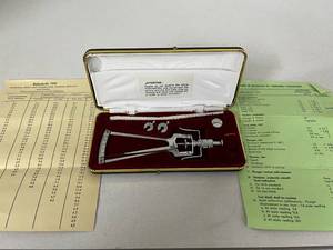 lot 21 image: Vintage Schloetz Ocular Tonometer with Case and Certificate of Accuracy - In Good Condition