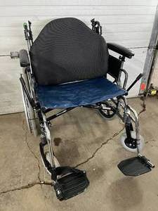 lot 35 image: MSRP $1200 Heavy Duty Invacare Tracer IV Extra Wide 24 Patient Wheelchair with Matrx PS Seat Cushion - In Great Condition