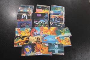 lot 41 image: 1999 Topps Mewtwo Strikes Back Pokemon Trading Card Lot  55 Cards