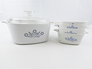 lot 7 image: CORNINGWARE Blue Cornflower Casserole Dishes