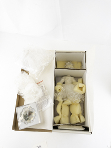 lot 24 image: 1996 Marie Osmond Fine Porcelain Christmas Collector Doll Limited Edition 343011,000 in Original Packaging