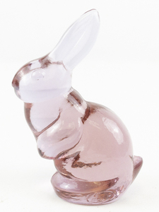 lot 32J image: FENTON Miniature Pink Sitting Glass Bunny Figurine