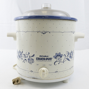 lot 66 image: RIVAL Vintage White & Blue Floral CrockPot with Plastic Lid