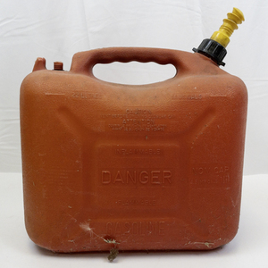 lot 93 image: 22 Liter Gasoline Can with Spout