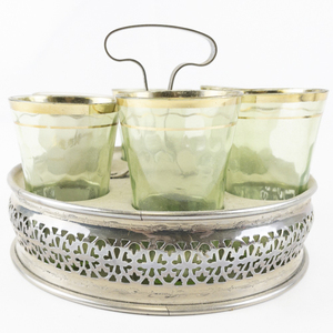 lot 105 image: Vintage Silver Plated Serving Tray with 6 Glass