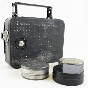 lot 117 image: Cine - KODAK Eight Model 20 Movie Camera