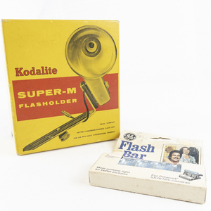lot 120 image: KODALITE Super - M Flasholder & Flash Bars