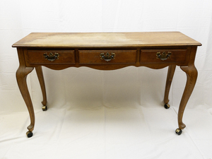 lot 1C image: Vintage Three Drawer Wooden EntrywayConsole Table with Wheels