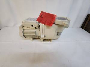 lot 6 image: Pentair Pool Pump  - 2HP