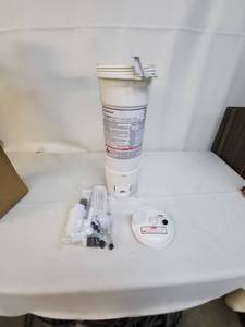 lot 8 image: Pentair Rainbow HC-3315 High Capacity ChlorineBromine Feeder