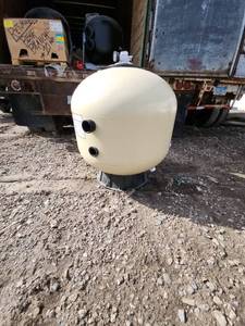 lot 17 image: Pentair Triton II Commercial High Rate Sand Filter for Pools
