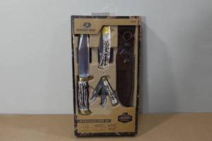 lot 9 image: Mossy Oak Stag Finish Knife Set