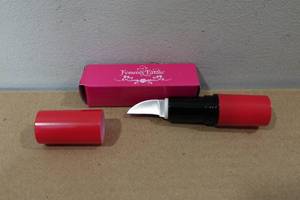 lot 18 image: Femme Fatale Lipstick Knife