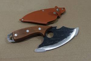 lot 20 image: Carbon Steel Finger Hole Belt Knife