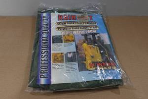 lot 42 image: Professional Quality Rainsuit - XXXXL