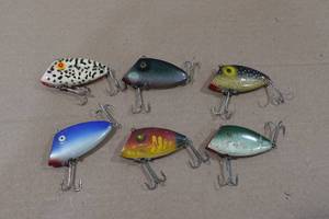lot 46 image: 6 Fishing Lures -Pico Perch