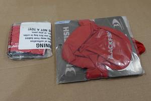 lot 78 image: Blackfish Gaiter and Angler Gloves - Gloves Size M