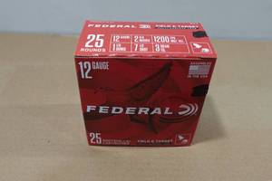 lot 144 image: 25 Federal 12 Gauge 2-34 7.5 Shot Shotshells