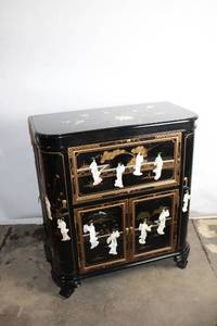 lot 9 image: Vintage Black Lacquered Bar Cabinet with Asian Motif