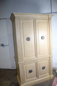 lot 11 image: Large Wooden Armoire Entertainment Center with Drawers