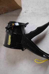 lot 17 image: Siligun Compact Caulking Gun with Ergonomic Grip