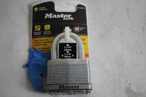 lot 46 image: Master Lock Padlock with Tough-Cut Shackle