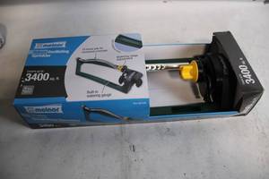 lot 52 image: Melnor Deluxe Oscillating Sprinkler with Built-in Gauge