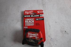 lot 159 image: Milwaukee 16ft Wide Blade Tape Measure