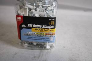 lot 166 image: 175 Count Gardner Bender NM Cable Staples for Wood 34 inch
