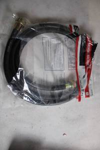 lot 268 image: 6ft Washing Machine Hose 34 in FHT x 34 in FHT Pair