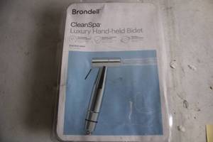 lot 297 image: Brondell CleanSpa Luxury Hand-held Bidet