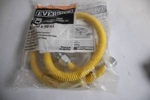 lot 322 image: Everbilt Gas Range Connector Kit 58 in OD x 48 in L