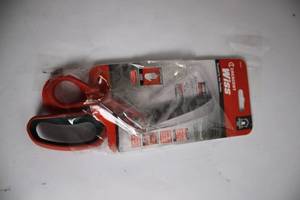 lot 334 image: Crescent Wiss 9-34 Inch Left-Handed Professional Shears
