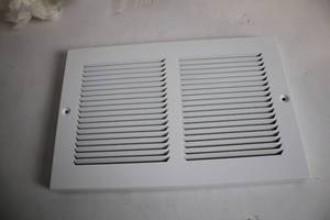 lot 399 image: 8 x 6 Inch White Metal Air Vent Grille