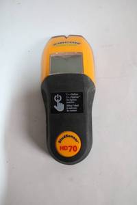 lot 434 image: Zircon StudSensor HD70 Stud Finder with Center Detection