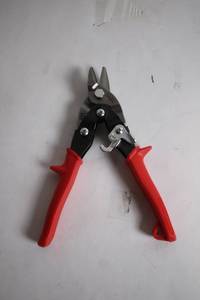 lot 453 image: Red Handle Tin Snips Metal Cutting Shears