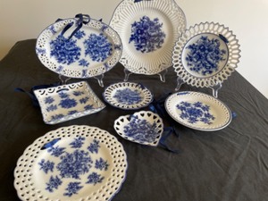lot 64 image: Blue BASIC Porcelain by Home Essentials & Beyond