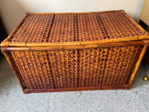 lot 90 image: Wooden Wicker Style Trunk that has Great Storage