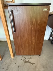 lot 63A image: Sanyo Mini Fridge & Freezer