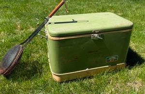 lot 155 image: Vintage Thermos Cooler & Campfire Popcorn Popper