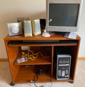 lot 36 image: Computer & Stand & Accessories