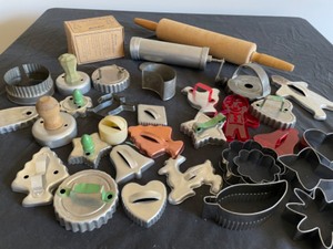 lot 78 image: Lets Make Cookies  Old & New Cutters